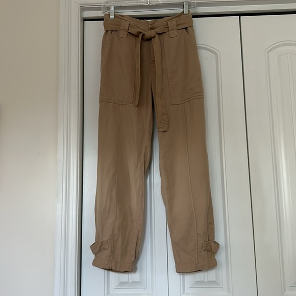Banana Republic light weight pants with button bottom - Picture 2 of 7
